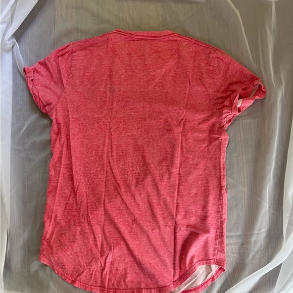 Hollister Men's Heathered Red Tee - Picture 2 of 4